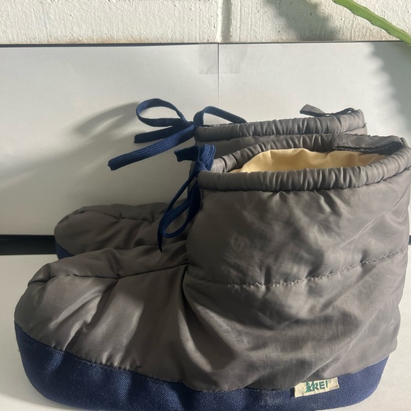 REI Gray and Blue Men's Rain & Snow Boots - Picture 1 of 2